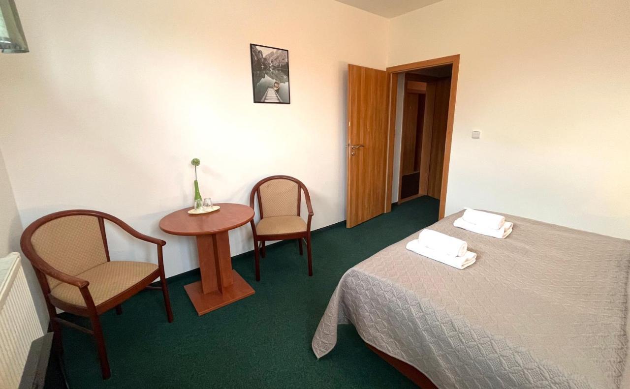 Hotel Karolina Karlovy Vary Bagian luar foto