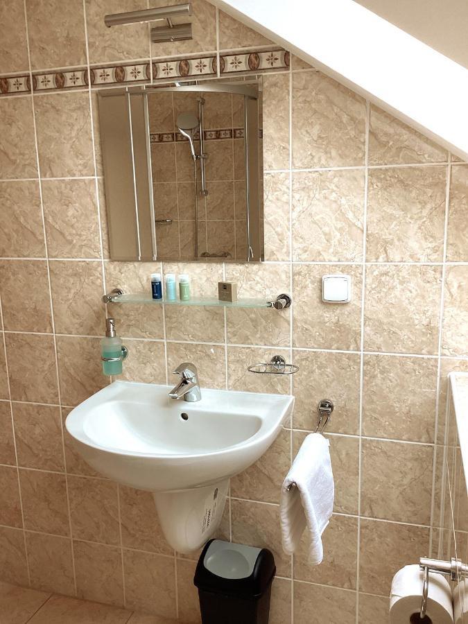 Hotel Karolina Karlovy Vary Bagian luar foto