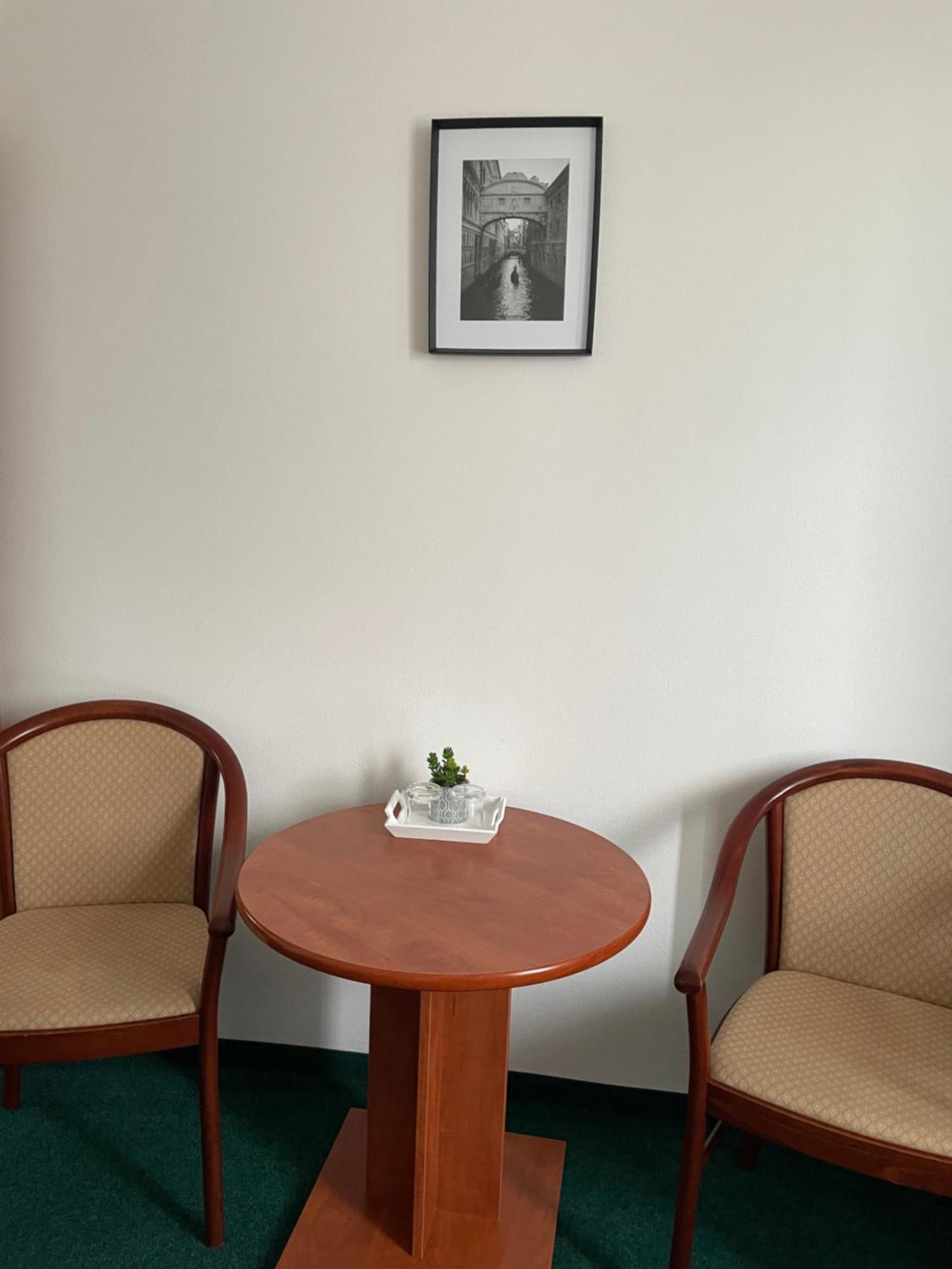 Hotel Karolina Karlovy Vary Bagian luar foto