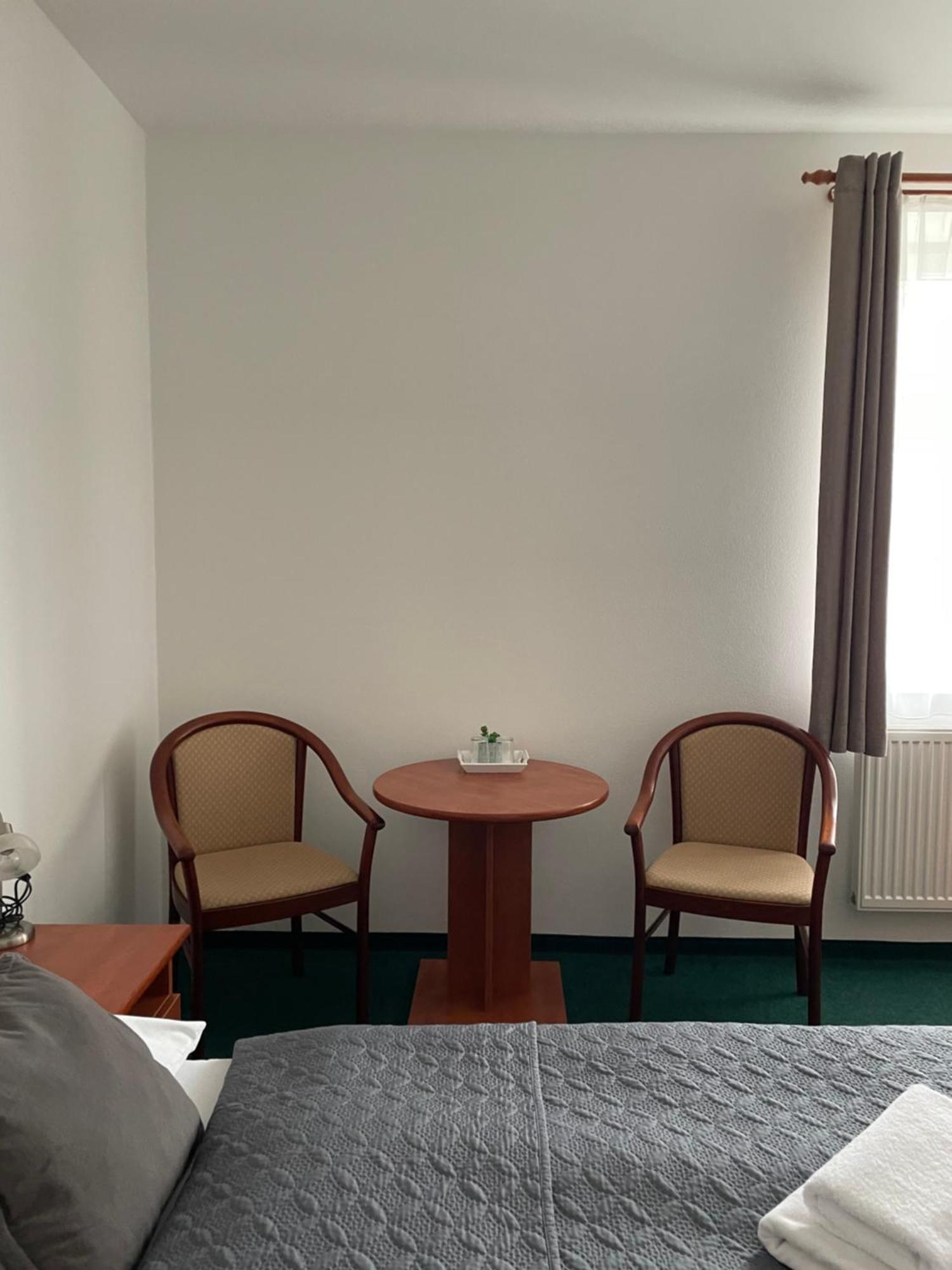 Hotel Karolina Karlovy Vary Bagian luar foto