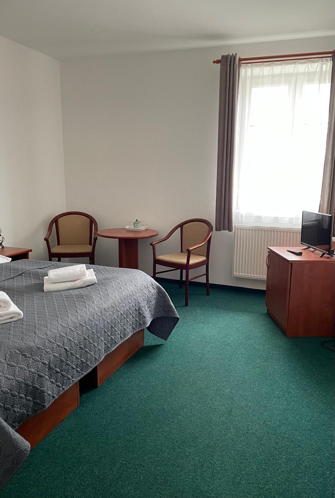Hotel Karolina Karlovy Vary Bagian luar foto